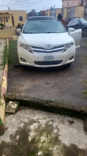 Toyota Venza XLE 2013 White