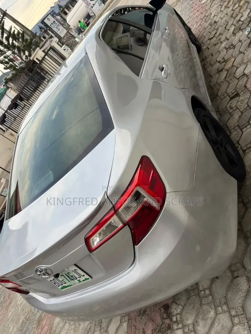Toyota Camry 2013 Silver