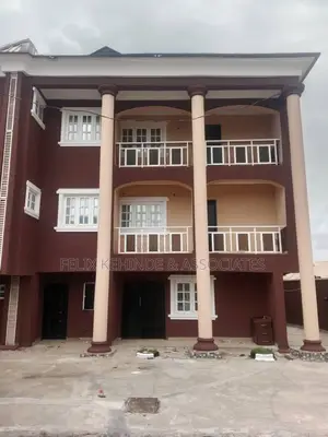 3bdrm Block of Flats in Gmath Ile Tuntun, Idishin for rent