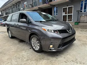Toyota Sienna 2016 Gray