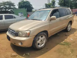 Toyota Highlander 2005 Gold