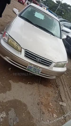 Toyota Camry 2002 Gold