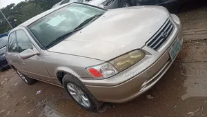 Toyota Camry 2002 Gold