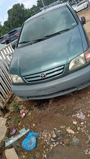 Toyota Sienna 2004 Green
