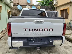 Toyota Tundra 2024 White