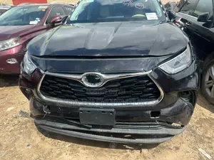 Toyota Highlander 2022 Blue