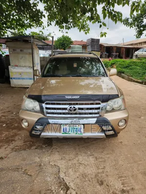 Toyota Highlander 2004 Gold