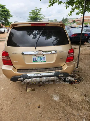 Toyota Highlander 2004 Gold
