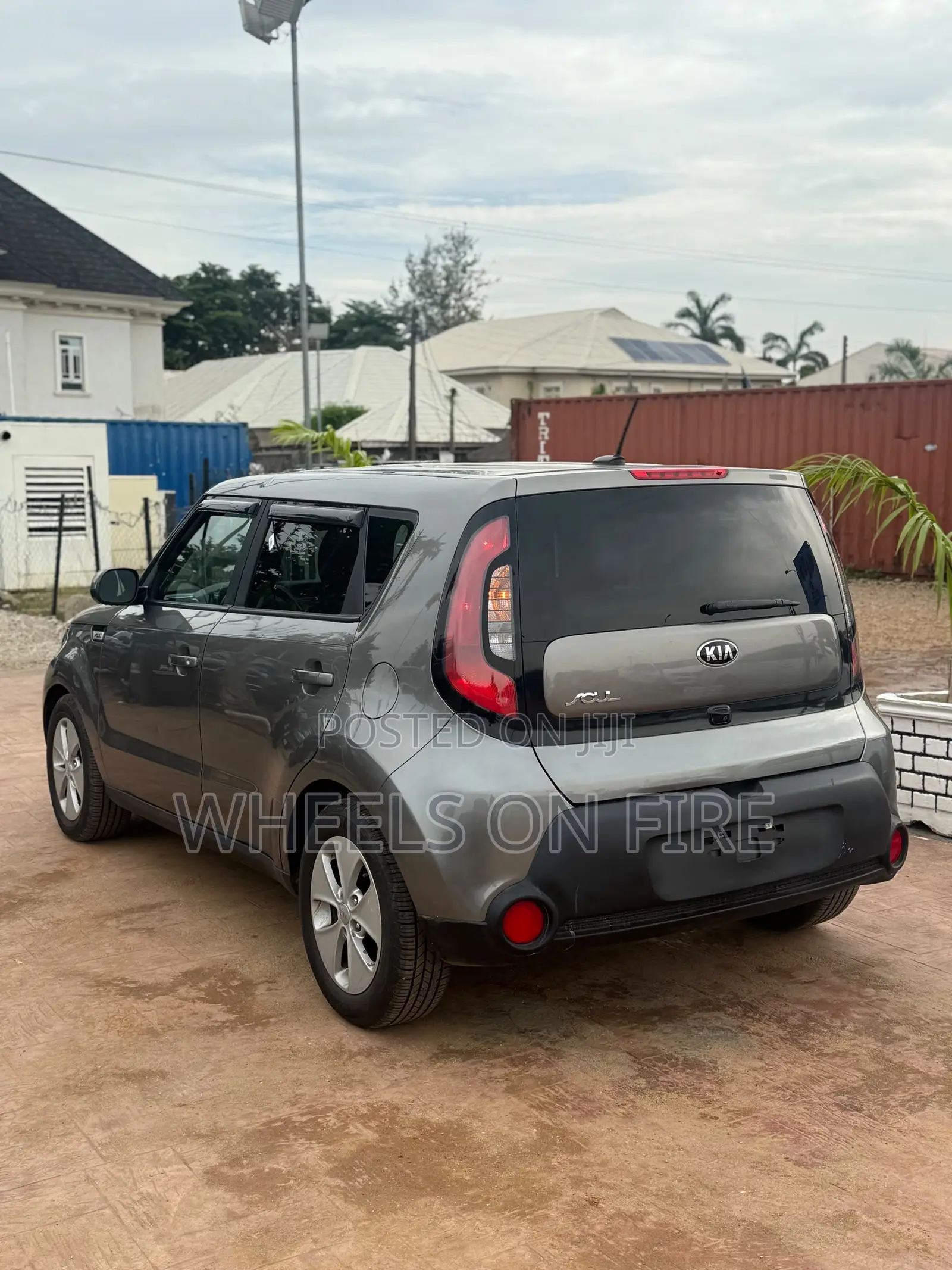 Kia Soul Base Hatchback 2017 Gray