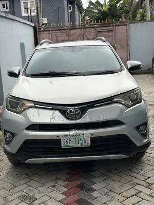 Toyota RAV4 LE 4dr SUV (2.5L 4cyl 6A) 2014 Silver