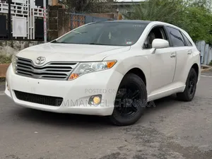 Toyota Venza XLE 2011 White