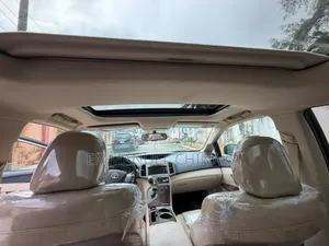 Toyota Venza XLE 2011 White