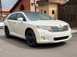 Toyota Venza XLE 2011 White