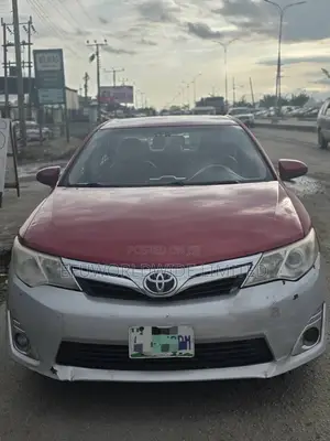 Toyota Camry SE 4dr Sedan (2.5L 4cyl 6A) 2013 Red