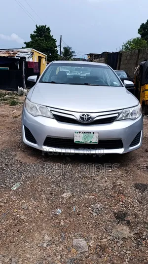 Toyota Camry LE 4dr Sedan (2.5L 4cyl 6A) 2014 Silver