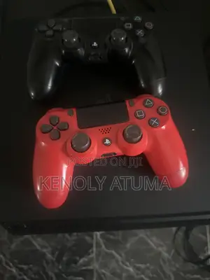 Ps4 Slim With 2 Pads and Fc26