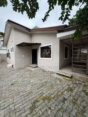 3bdrm Bungalow in Wuse 2 for rent