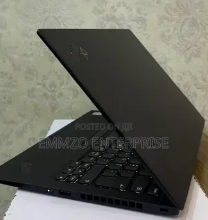 Laptop Lenovo ThinkPad X1 Yoga Gen 8 16GB Intel Core i7 SSD 512GB