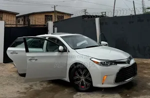 Toyota Avalon Limited 4dr Sedan (3.5L 6cyl 6A) 2014 White
