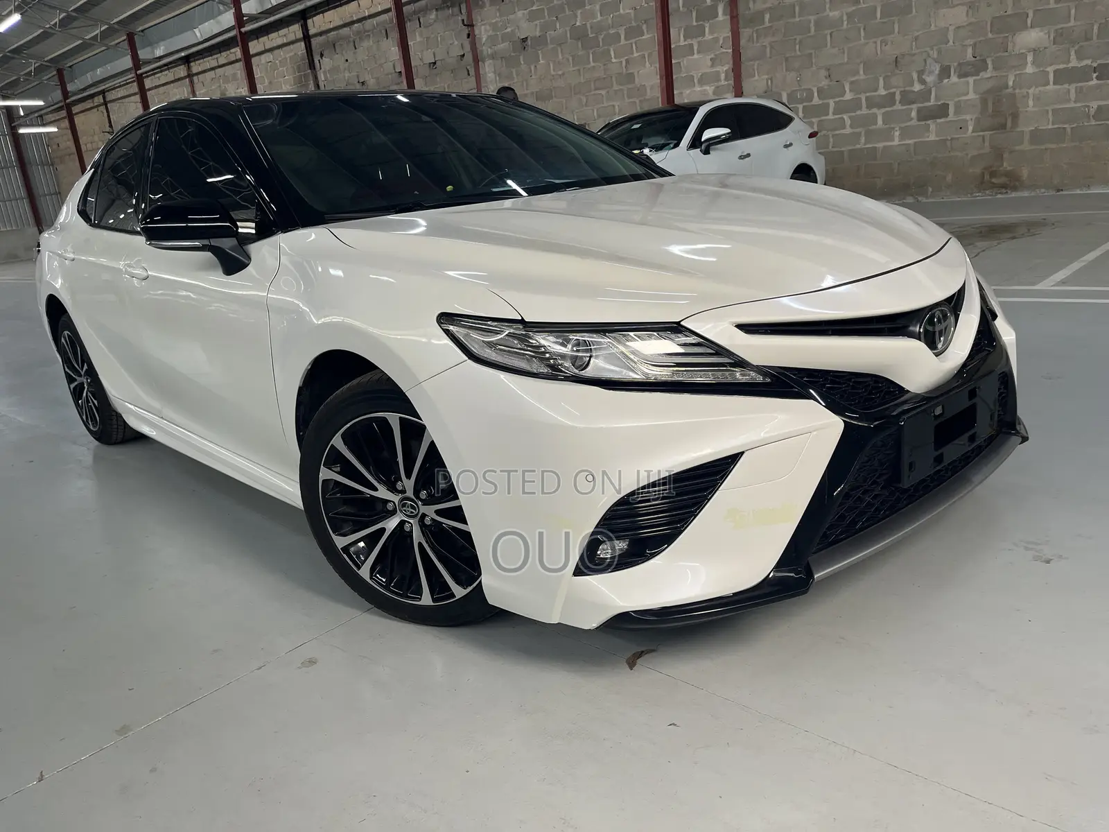 Toyota Camry 2019 White