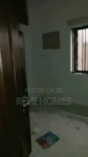 3bdrm Block of Flats in Alagomeji for rent