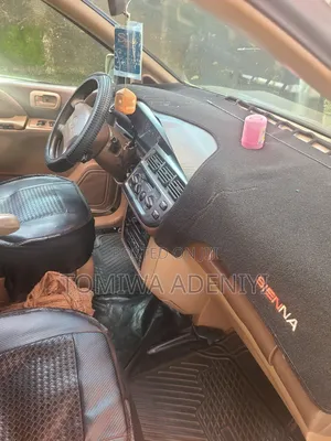 Toyota Sienna 2002 Gold