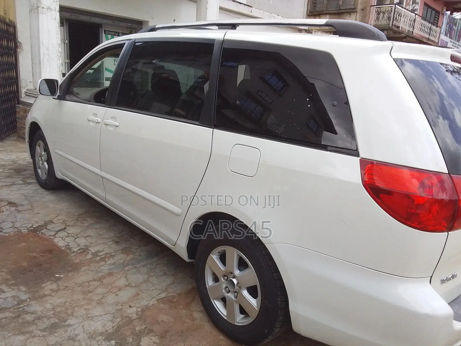 Toyota Sienna 2009 White