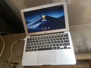 Laptop Apple MacBook Pro 2015 4GB Intel Core i5 SSD 256GB
