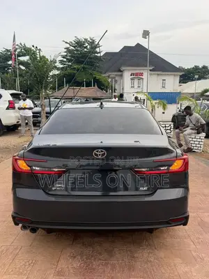 Toyota Camry SE 2025 Black