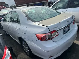 Toyota Corolla 2013 White