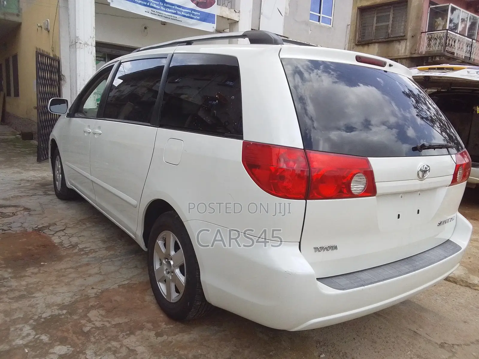 Toyota Sienna 2009 White