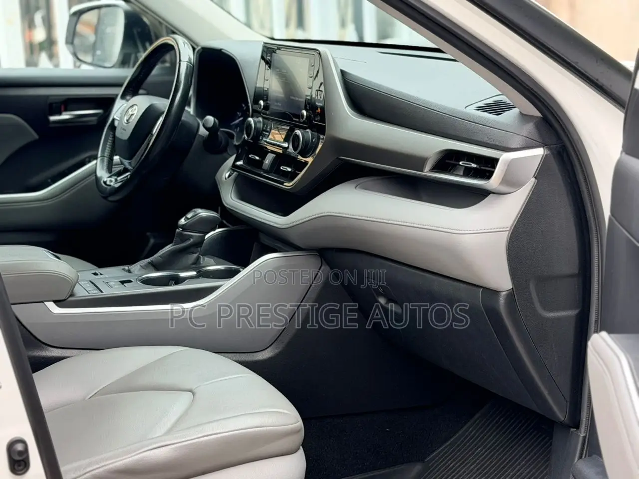 Toyota Highlander XLE 2021 White