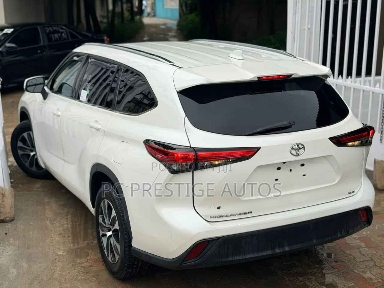 Toyota Highlander XLE 2021 White