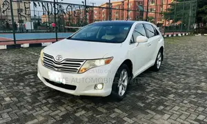Toyota Venza XLE 2010 White