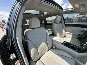 Toyota Venza XLE 4dr Wagon AWD (3.5L 6cyl 6A) 2014 Black