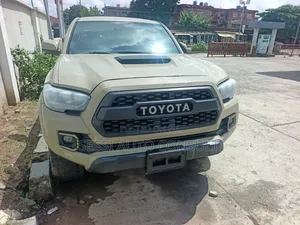 Toyota Tacoma 2020 Brown