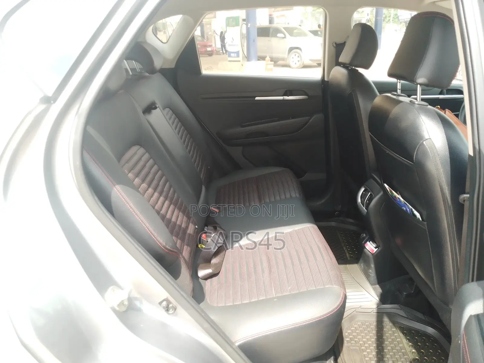 Kia Sonet 2023 Gray