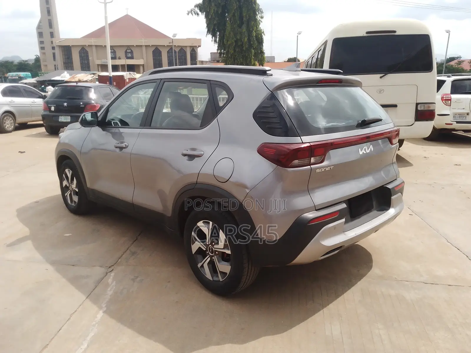 Kia Sonet 2023 Gray