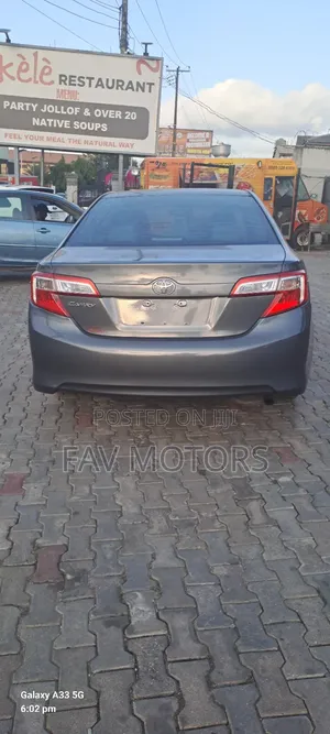 Toyota Camry LE 4dr Sedan (2.5L 4cyl 6A) 2013 Gray