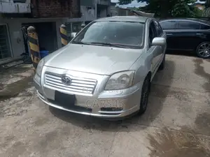 Toyota Avensis 2004 Silver