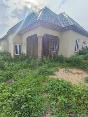 3bdrm Bungalow in Saint Louis, Ushafa for sale