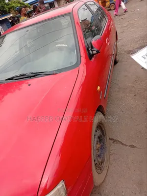 Nissan Primera 1998 Red