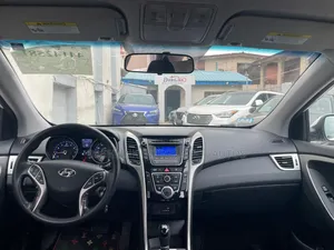 Hyundai Elantra 2017 White