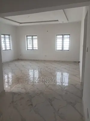 2bdrm Block of Flats in Estate Apo, Zone B for rent