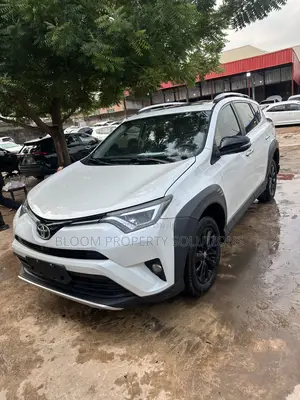 Toyota RAV4 Adventure 4dr SUV (2.5L 4cyl 6A) 2018 White