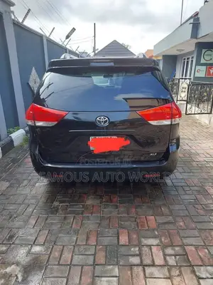 Toyota Sienna XLE 7 Passenger 2012 Gray