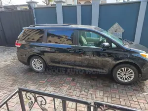 Toyota Sienna XLE 7 Passenger 2012 Gray