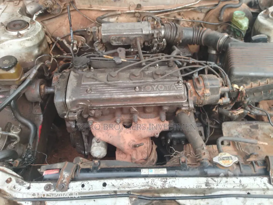 Toyota Corolla 1999 Silver