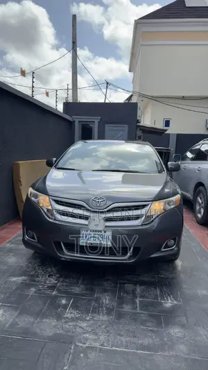 Toyota Venza V6 AWD 2012 Gray