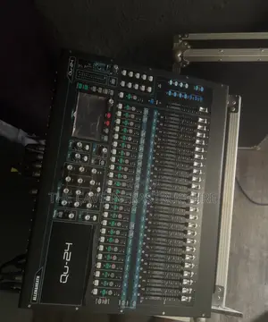 Allen Heath Qu-24 Digital Mixing Console